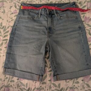 Old Navy Size 4 High Rise Light Blue Wash Bermuda Jean Shorts